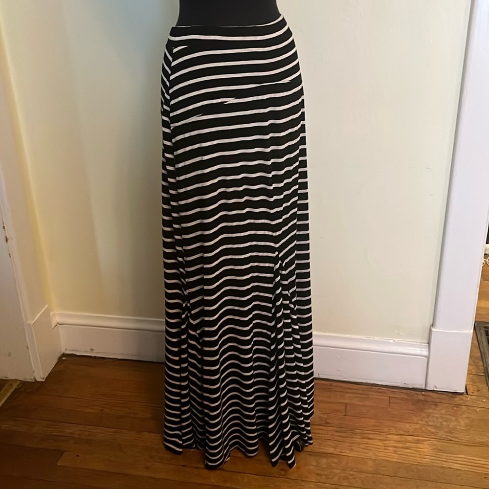 Anthropologie Bordeaux L’os Angeles M black and cream strip super long skirt